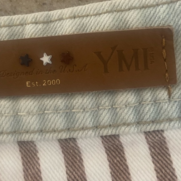 Women’s Denim Red & White Embroidered Jean Shorts Size 9 Perfect for 4th of July - Picture 4 of 16